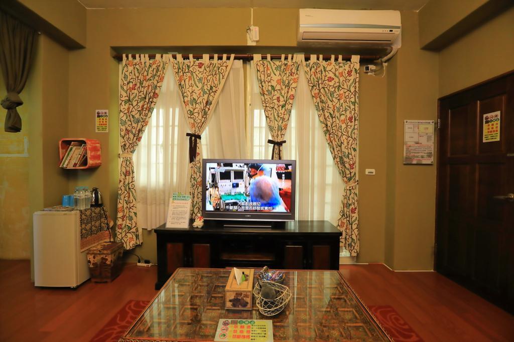 Bearbear Homestay 花蓮市 エクステリア 写真